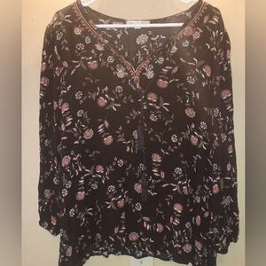 Chic Black Floral V-Neck Blouse